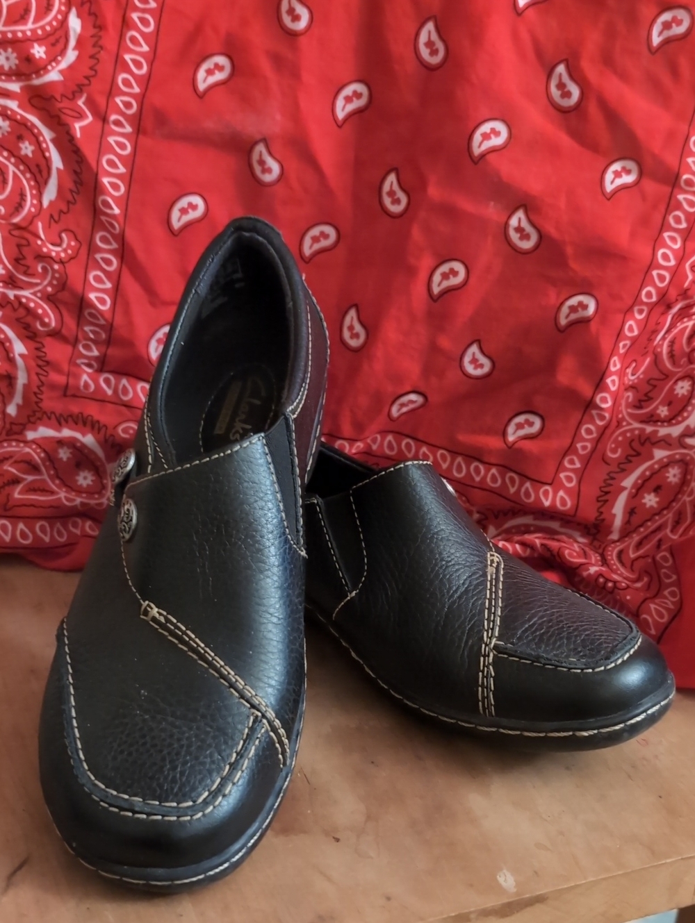 Clarks Women's Black Leather Slip-On Loafers with Contrast Stitching
